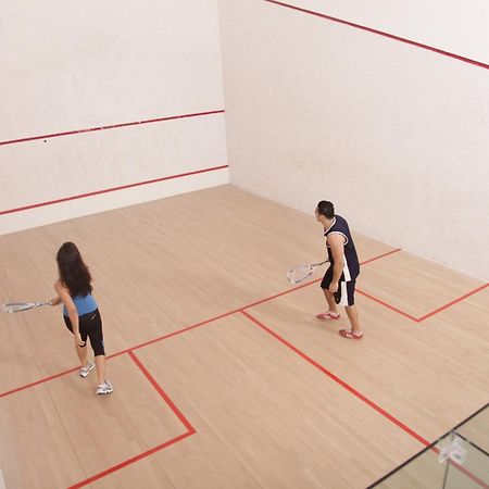 Hotel Al Ain Rotana Facilidades foto Squash court