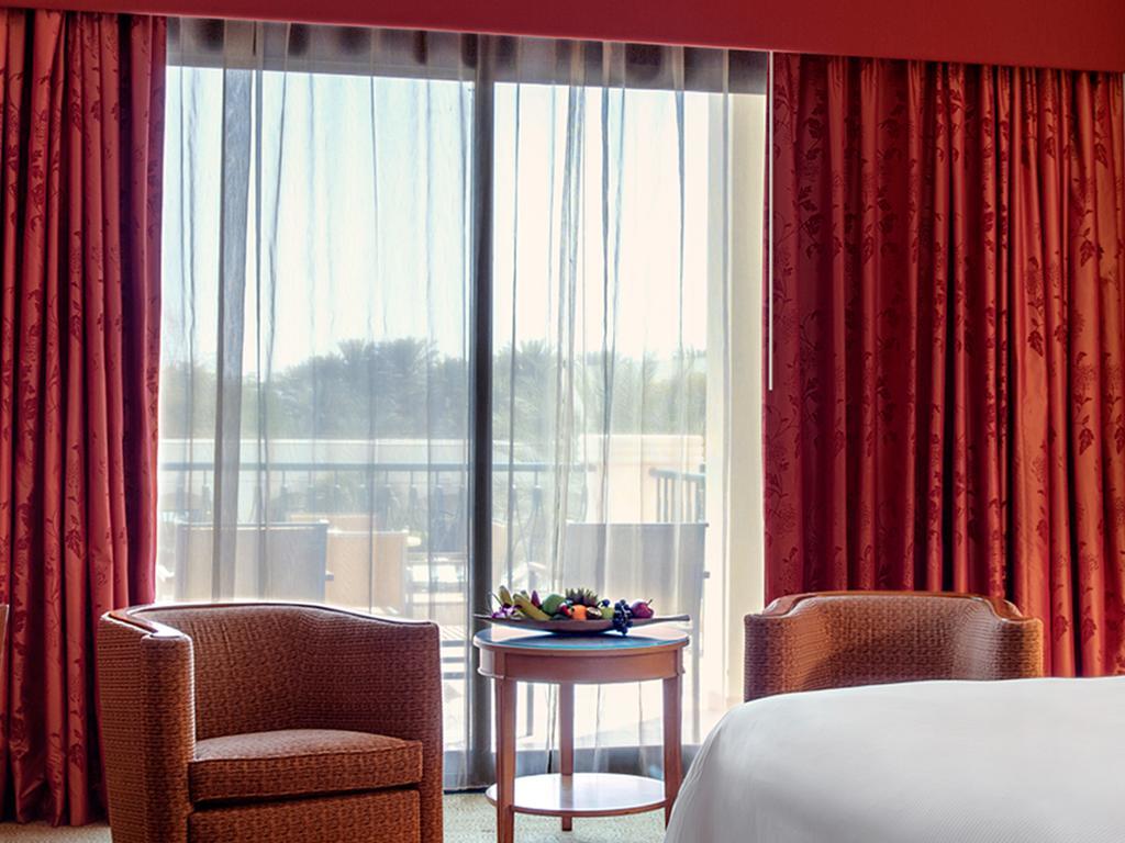 Hotel Al Ain Rotana Exterior foto A room at the hotel