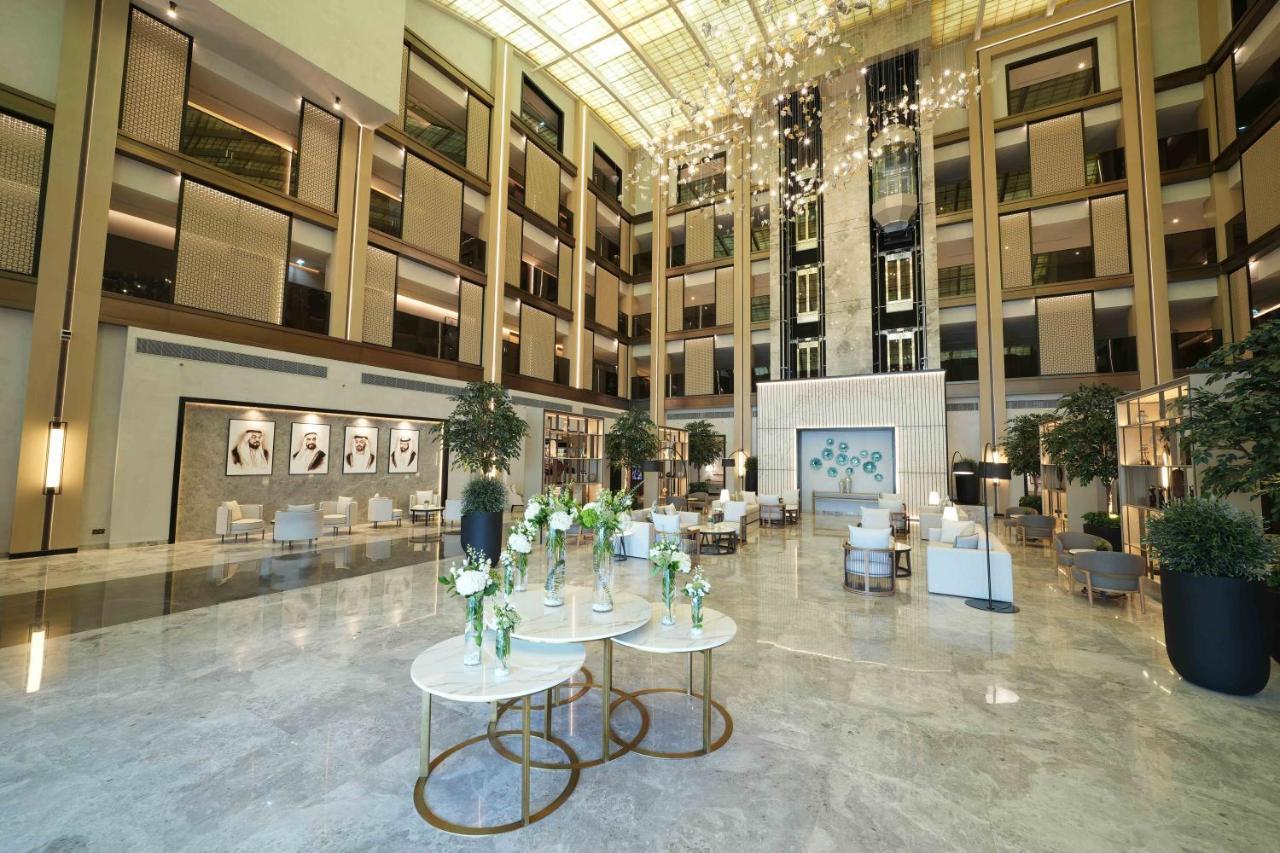 Hotel Al Ain Rotana Exterior foto The lobby of the hotel