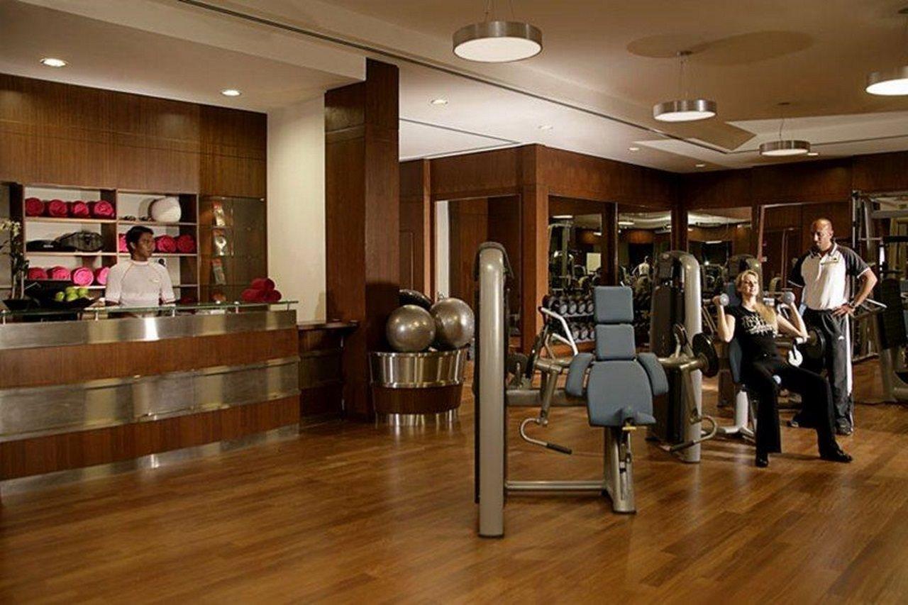 Hotel Al Ain Rotana Exterior foto The gym at the Four Seasons Hotel, London