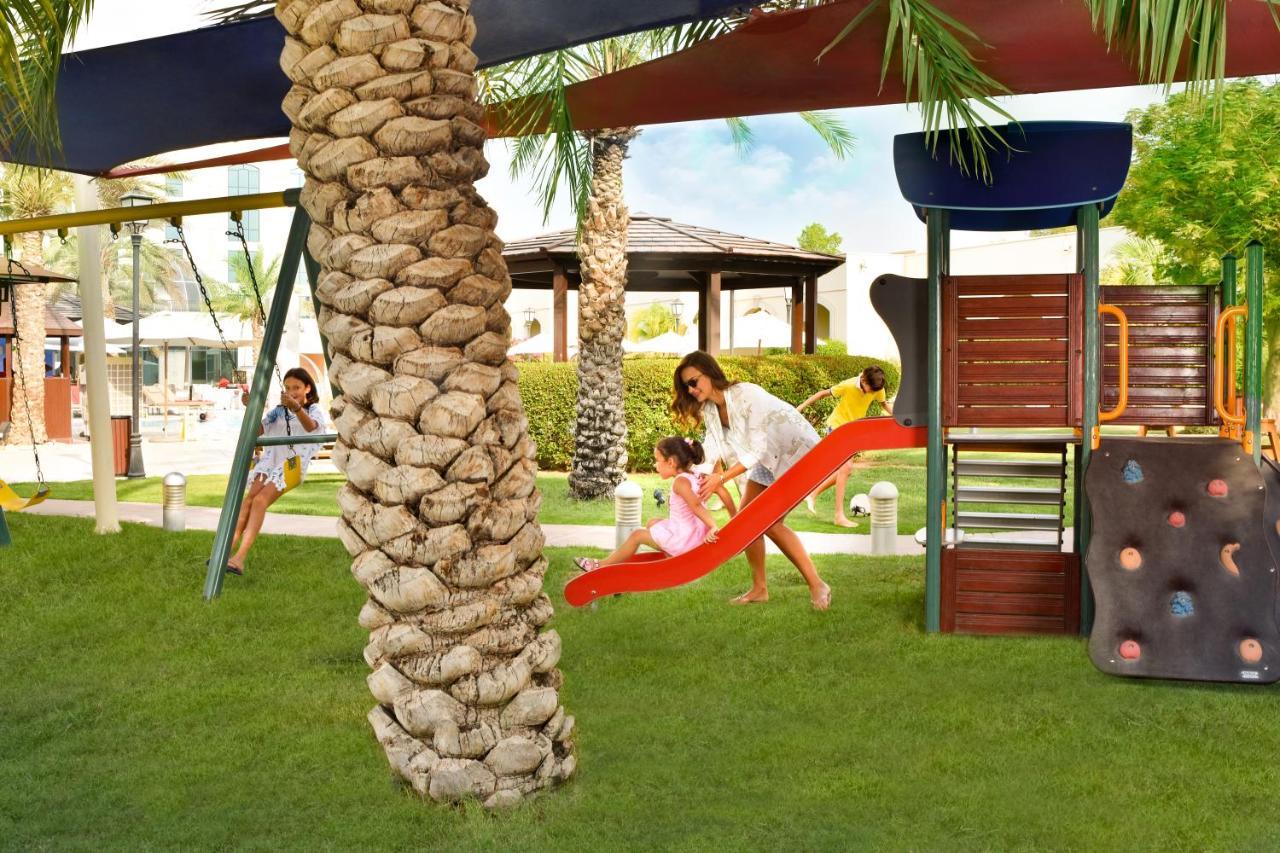 Hotel Al Ain Rotana Exterior foto Children's play area